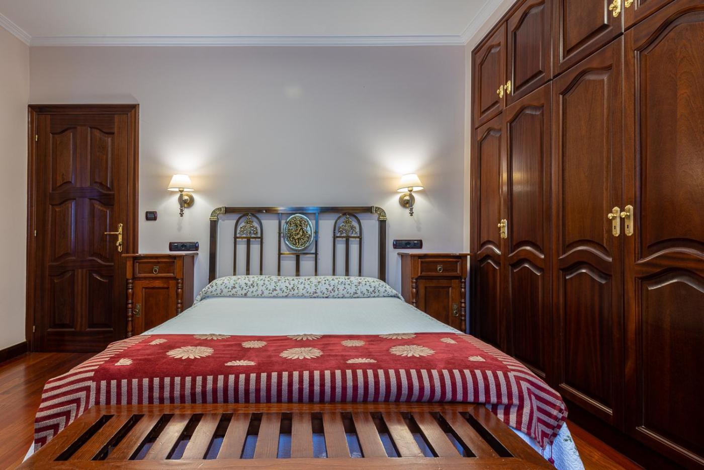 - Casa De Dugium